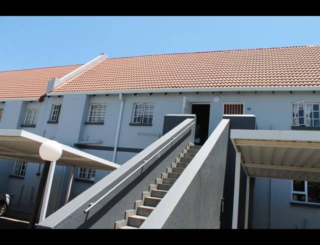 3 BEDROOM TOWNHOUSE FOR SALE IN EDEN GLEN